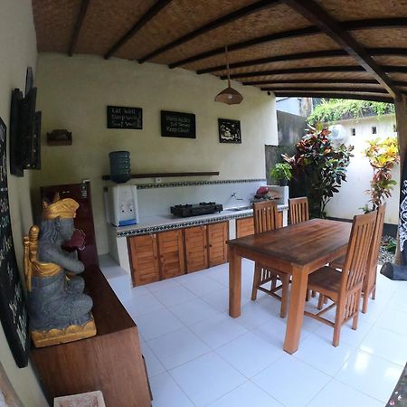 Honey Home Stay Canggu Esterno foto