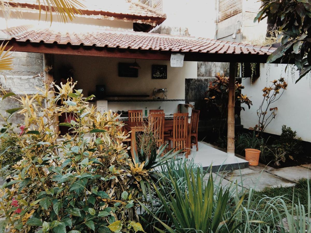 Honey Home Stay Canggu Esterno foto