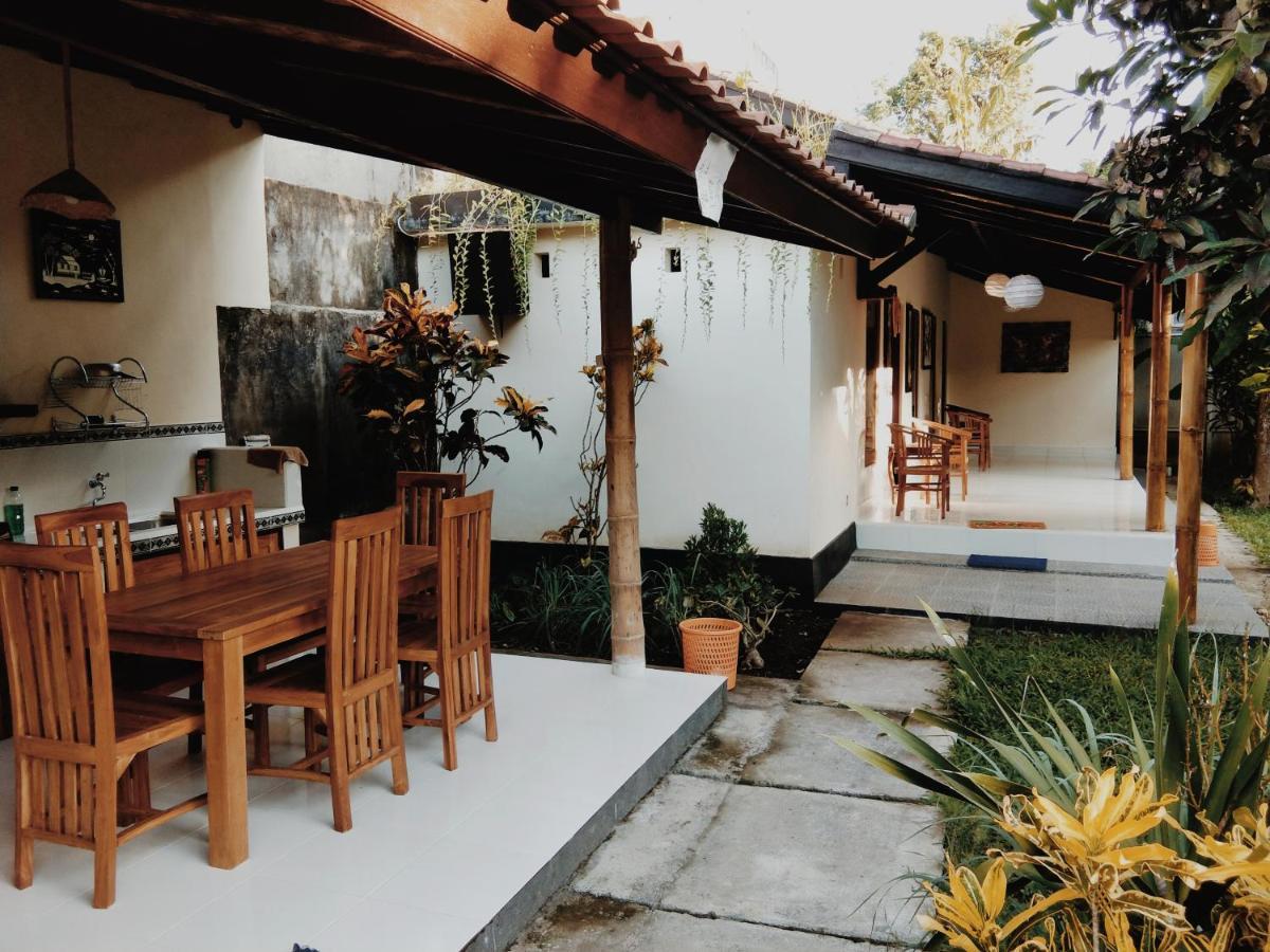 Honey Home Stay Canggu Esterno foto